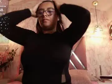 Sophiie_lux_  live sex cam