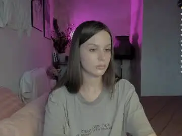 Yourher0in  live sex cam