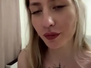 Dorielathern  live sex cam