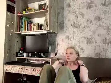 Hilarianimocks  live sex cam