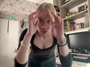 Hilarianimocks  live sex cam