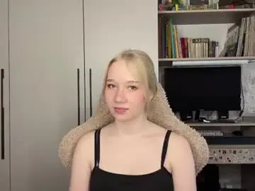 Hilarianimocks  live sex cam