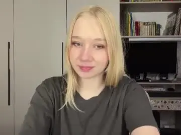 Hilarianimocks  live sex cam
