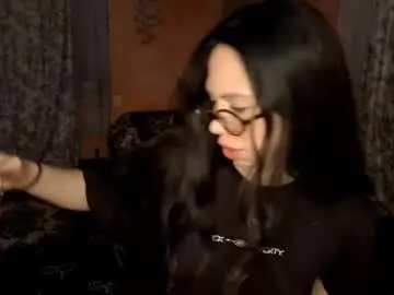 Madeleinehodosy  live sex cam