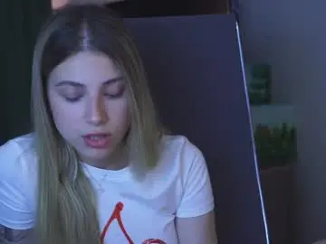 Elliecutes  live sex cam