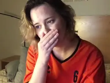 Foxydollkate  live sex cam