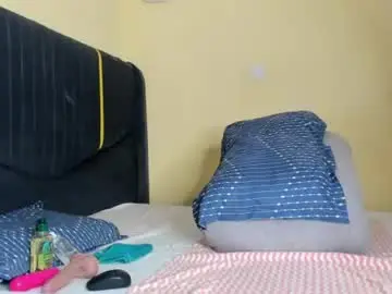 Peachy_kinky  live sex cam