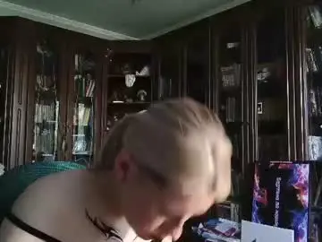 Tranhardisty  live sex cam