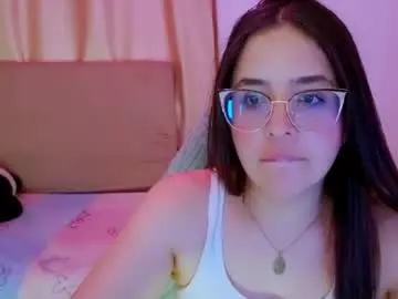 Alicia_hotxx  live sex cam