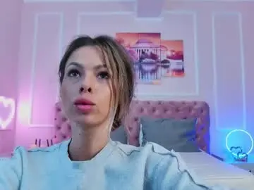 Allenamoon  live sex cam