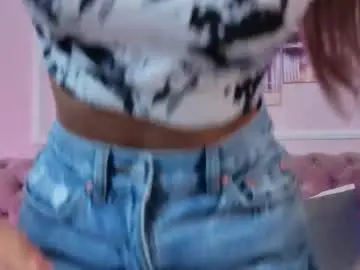 Allenamoon  live sex cam