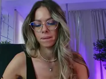 Allenamoon  live sex cam
