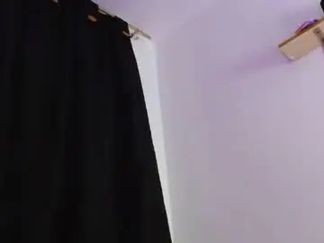 Bombom2414  live sex cam