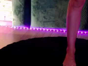 Feetvibe  live sex cam