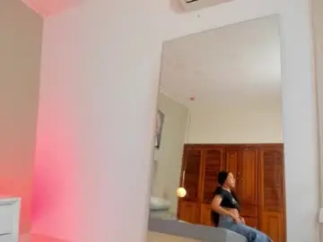 Hilaryr29  live sex cam