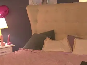 Senigrandeee  live sex cam