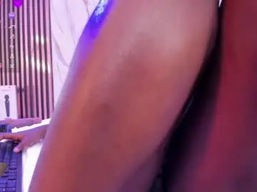 Sofia_samuels  live sex cam