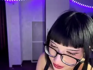 Sw33tlina  live sex cam