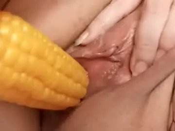 Taboogoldenivy  live sex cam