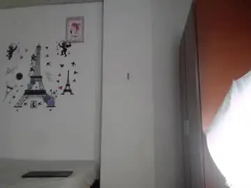 Vauroracooper  live sex cam