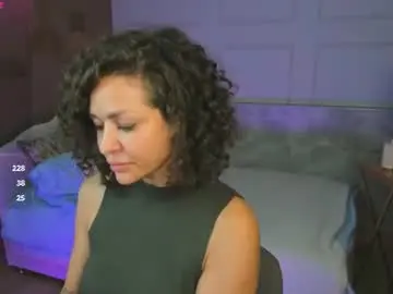 Crystal__johnson  live sex cam
