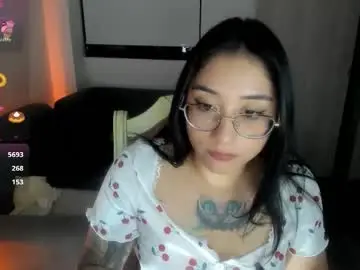 Hottbee1  live sex cam