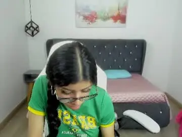 Issaatyler  live sex cam