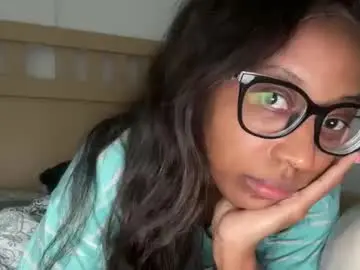 Lunchboxgirl  live sex cam