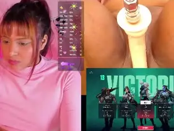 Nikolebaker  live sex cam