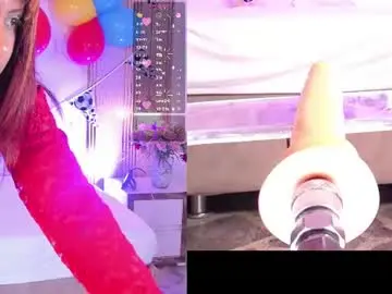 Nikolebaker  live sex cam