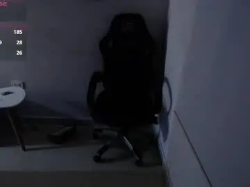 Sweet_bella_valery_  live sex cam