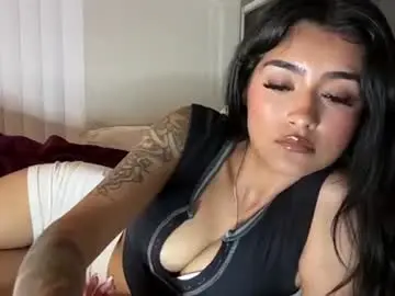 Thebellastar  live sex cam