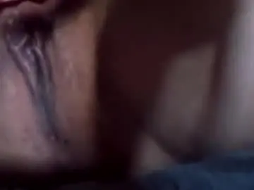 Truemilfbella  live sex cam