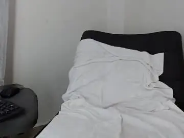 Yanny_1  live sex cam