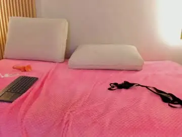 Lua_rosse  live sex cam