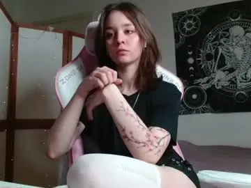 Lucifpurr  live sex cam