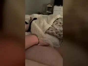 Wet_pussyluv  live sex cam