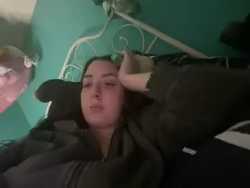 Basketballcourtcourt  live sex cam
