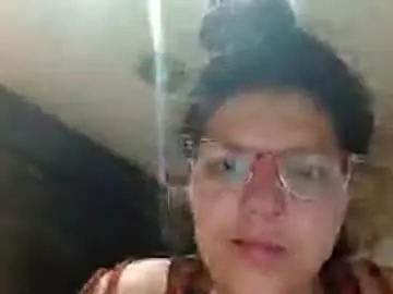 Cloudybxtch69  live sex cam