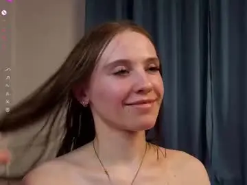 Emiliamilas  live sex cam