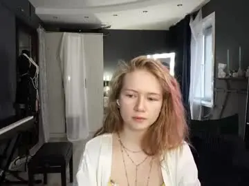 Hetaerart  live sex cam