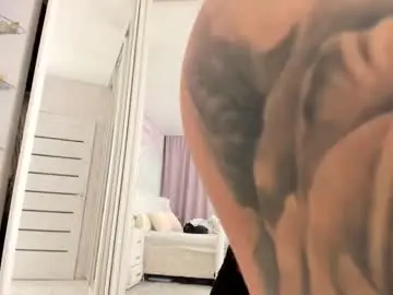 Hottiesweetbritney  live sex cam