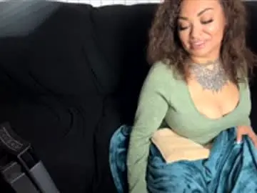 Seven_brix  live sex cam