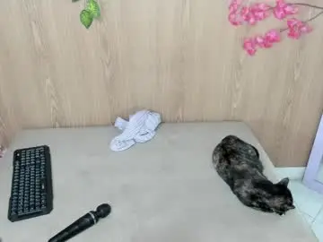 Jenelotizz06  live sex cam