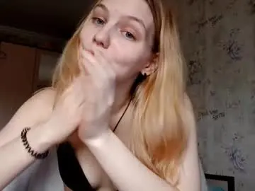 Maddiecager  live sex cam