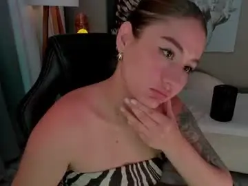 Priya_rose  live sex cam