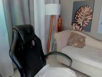 Priya_rose  live sex cam