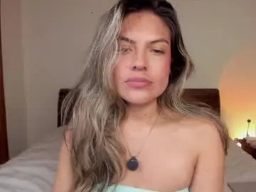 S_u_n_r_i_s_e_e  live sex cam