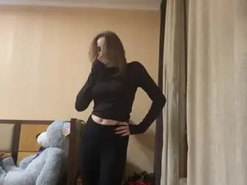 Suzannetigerino  live sex cam