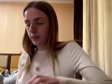 Suzannetigerino  live sex cam